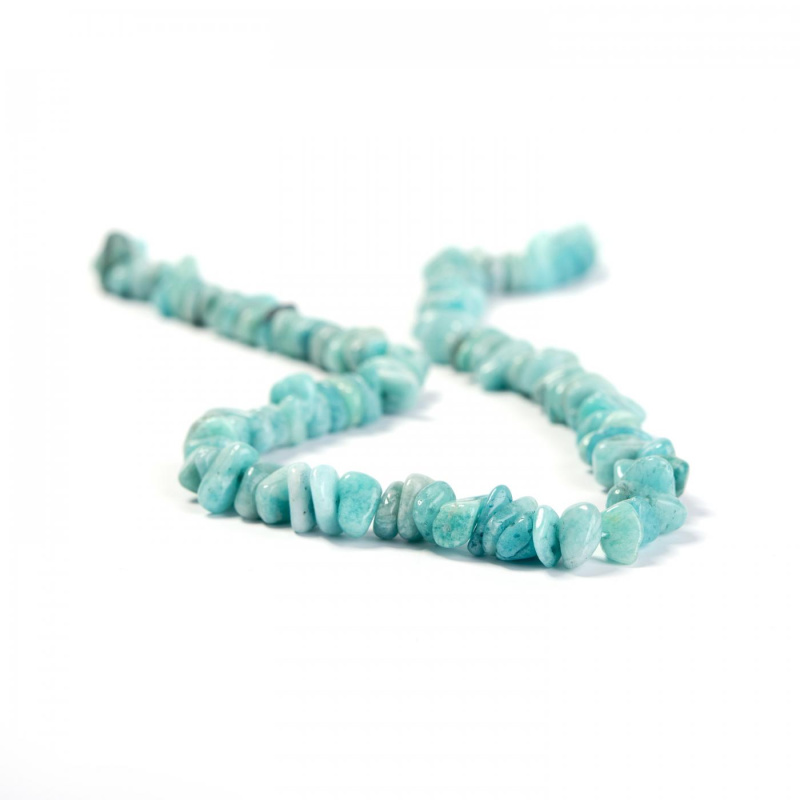 Amazonit, úlomky s dierkou, šnúra 80 cm