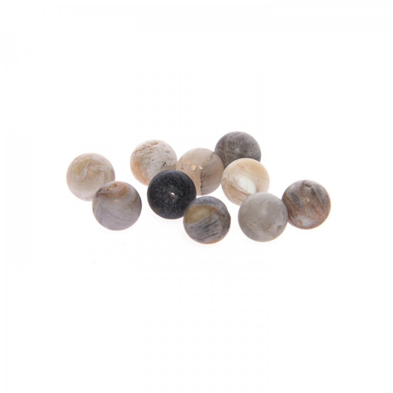 Achát je krásny drahý kameň a patrí medzi najznámejšie drahé kamene vôbec. Vyskytuje sa hlavne v šedých odtieňoch. Ďalšie farby získava najmä vďaka prímesiam rô