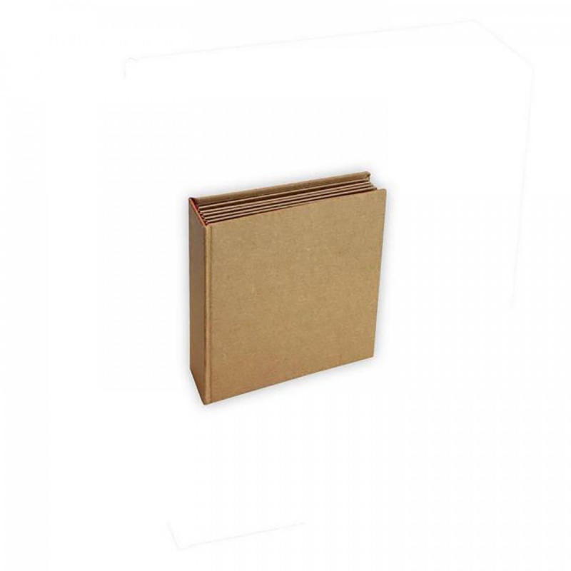 Album z lepenky značky Stamperia je pripravený priamo na zdobenie. Je výborným základom pri scrapbooking technike. Jednotlivé strany sú zasadené ďalej 