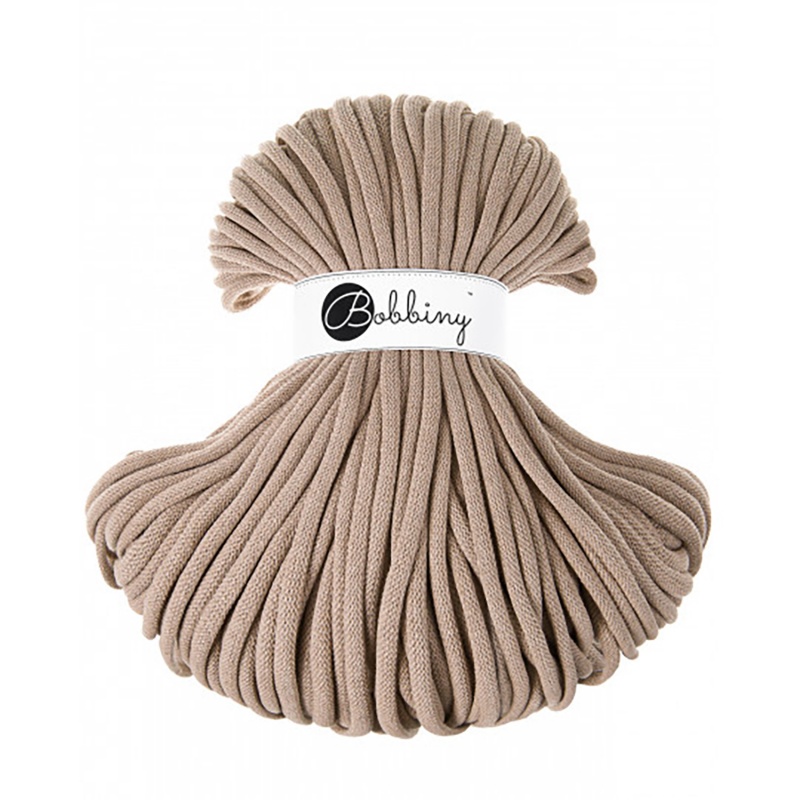 Macramé pletená šnúra značky Bobbiny je vysokokvalitná bavlnená priadza vhodná na tvorbu macramé dekorácií, pletenie a hačkovanie kabeliek, košíko