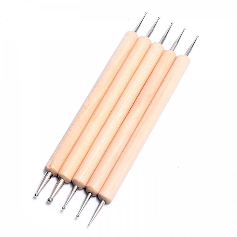 Pero na bodkovanie (dotting tool) je nástroj, ktorý sa jemne namáča do farby a po priložení na povrch vytvorí peknú a presnú bodku. Veľkosť bodky mô