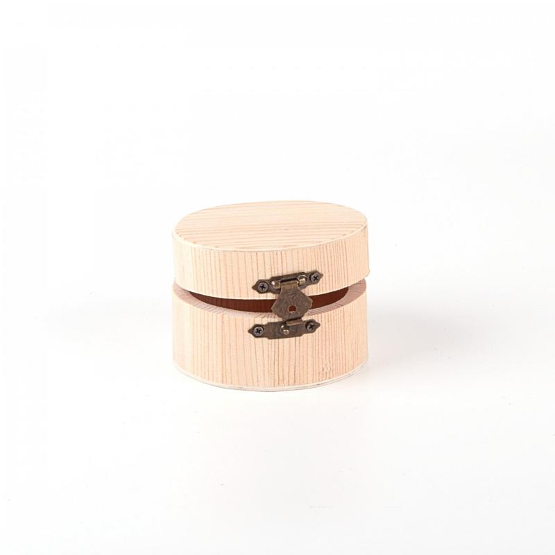 Drevené výrobky sú vyrobené z dreva a preglejky a sú určené na ďalšiu dekoráciu. Povrch nie je lakovan