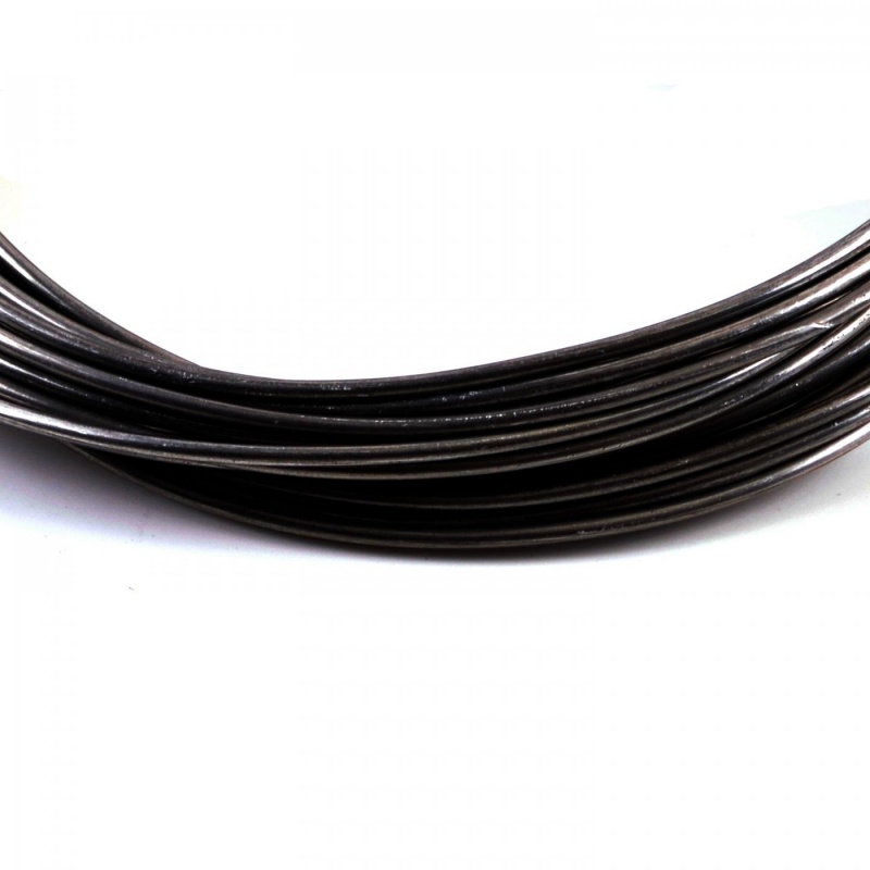 Hliníkový drôt, 2 mm, čierny, 1 mMäkký hliníkový (alu) drôt s povrchovým zafarbením vhodný na výrobu bižutérie, zápichov, dekorácií a pod. Je 