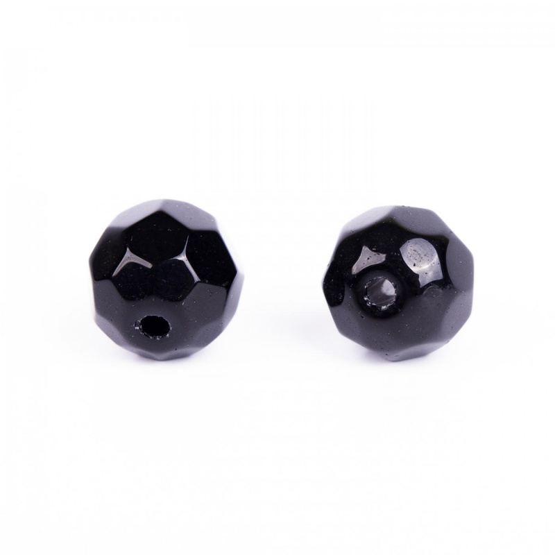 Ohňovky (po angl. fire polished beads). Názov týchto korálok je odvodený od pôvodnej technológie ich výroby. Kedysi sa totiž tieto brúsené korálky l