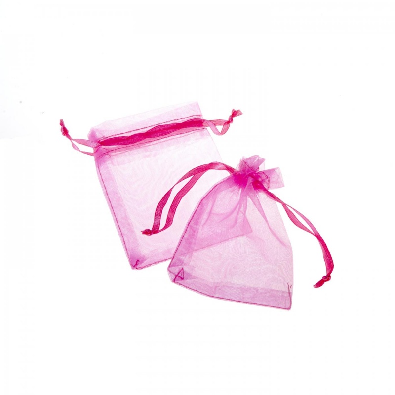 Organzové vrecúško z jemnej lesklej priehľadnej látky môžete použiť ako darčekové balenie vašich handmade v