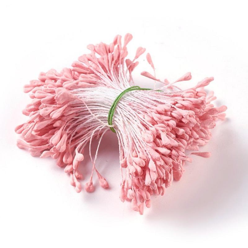 Dekoračné piesty sú vhodné k aranžovaniu a na tvorbu kvetov.Piestik tvorí  bavlnená šnúrka, na ktorej koncoch sú plastové perličky.Perličky je vhodné zakomponov