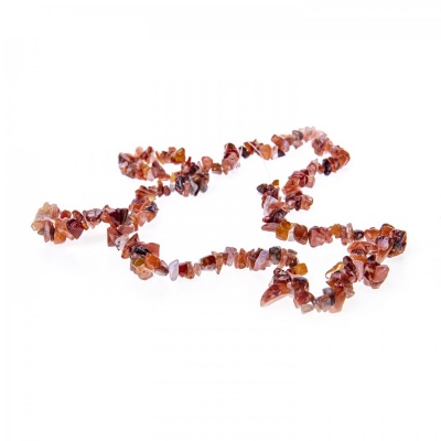 Carnelian prírodný, úlomky s dierkou, šnúra 80 cm, farbený