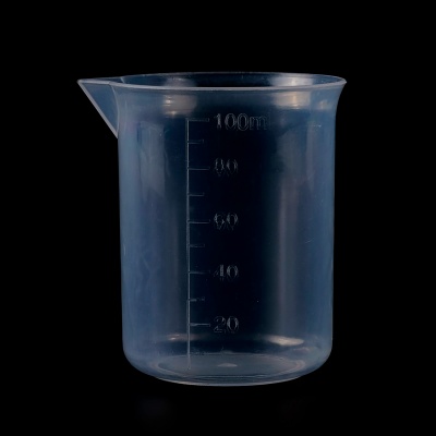 Plastová nádoba na nalievanie s mierkou, 100 ml