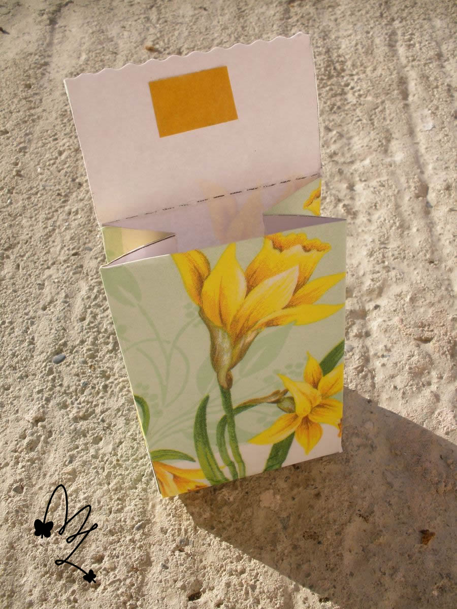 papierova krabicka decoupage