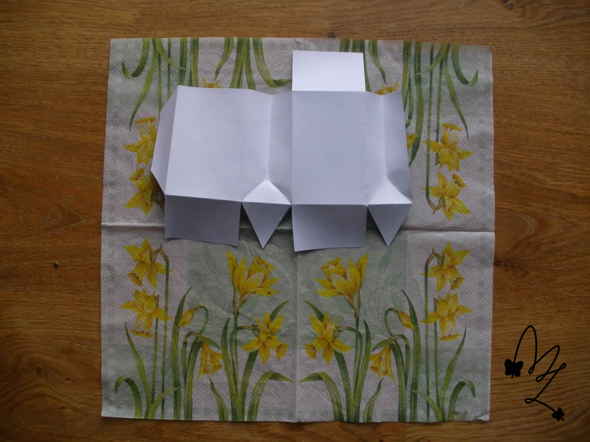 papierova krabicka decoupage